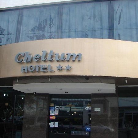 Cheltum Hotel Trelew Bagian luar foto