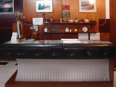 Cheltum Hotel Trelew Bagian luar foto