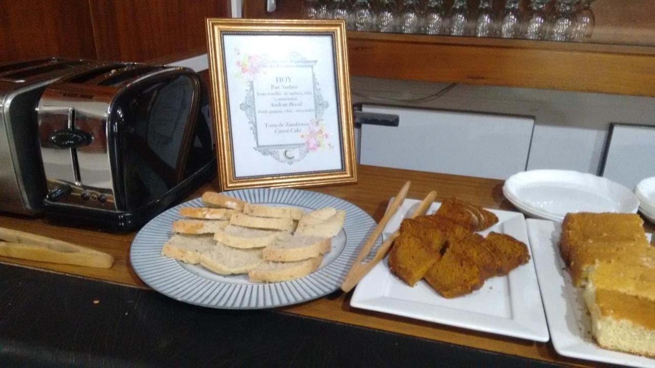 Cheltum Hotel Trelew Bagian luar foto
